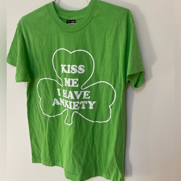 NWOT Screen Stars Urban Outfitters Exclusive Kiss Me Tee Size Small - Picture 10 of 12